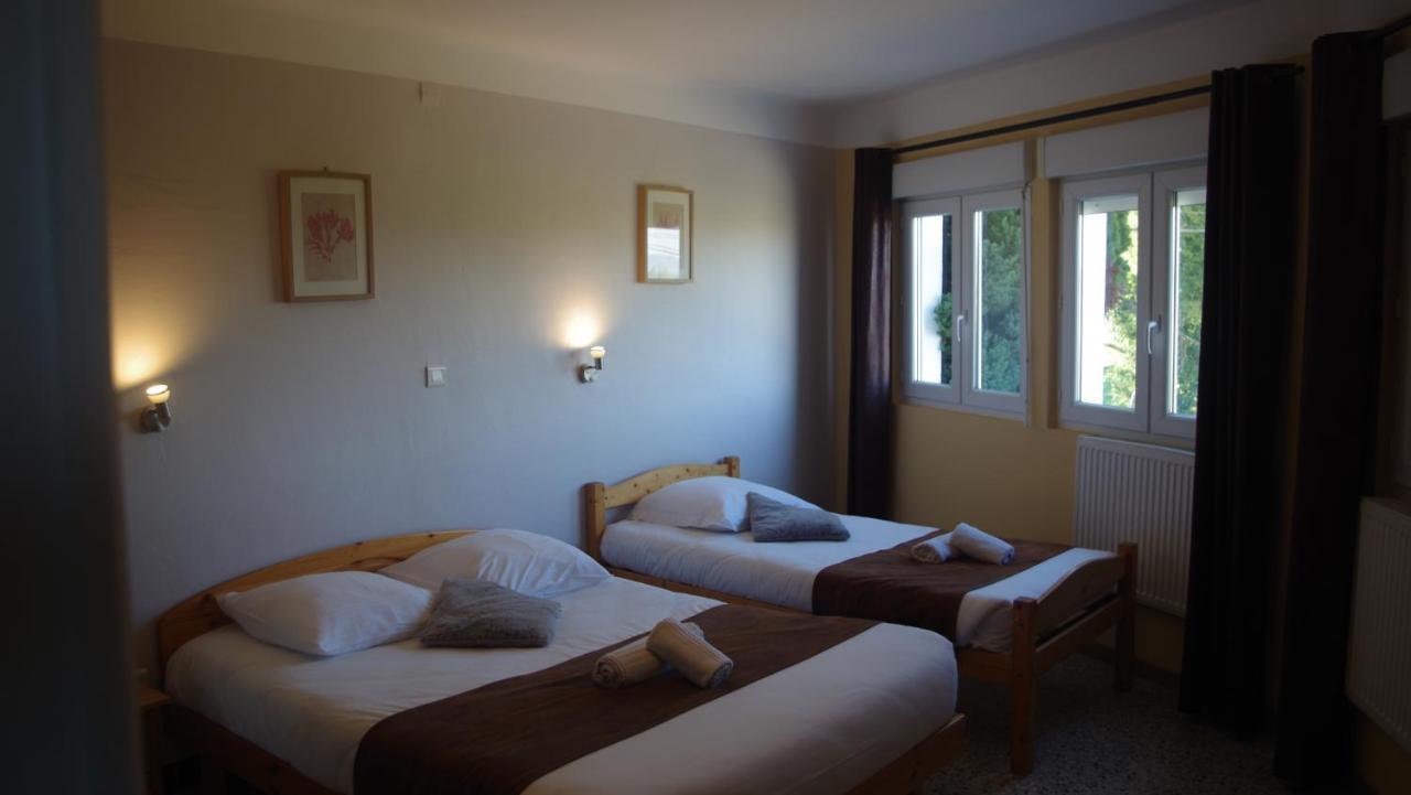 Le Robinson Hotell Pierrelatte Exteriör bild